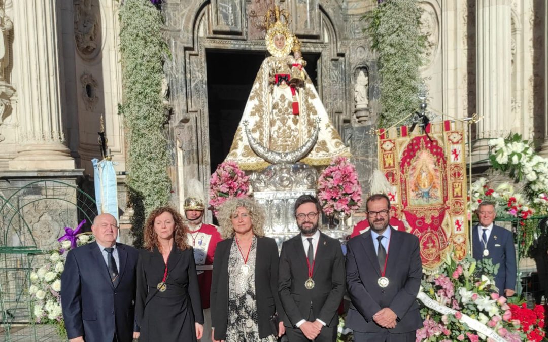 La Cofradía del Perdón presente en la ofrenda a la Virgen de la Fuensanta