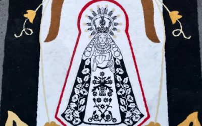 La cofradía participa en la realización de las alfombras de sal en honor al Stmo. Corpus-Christi